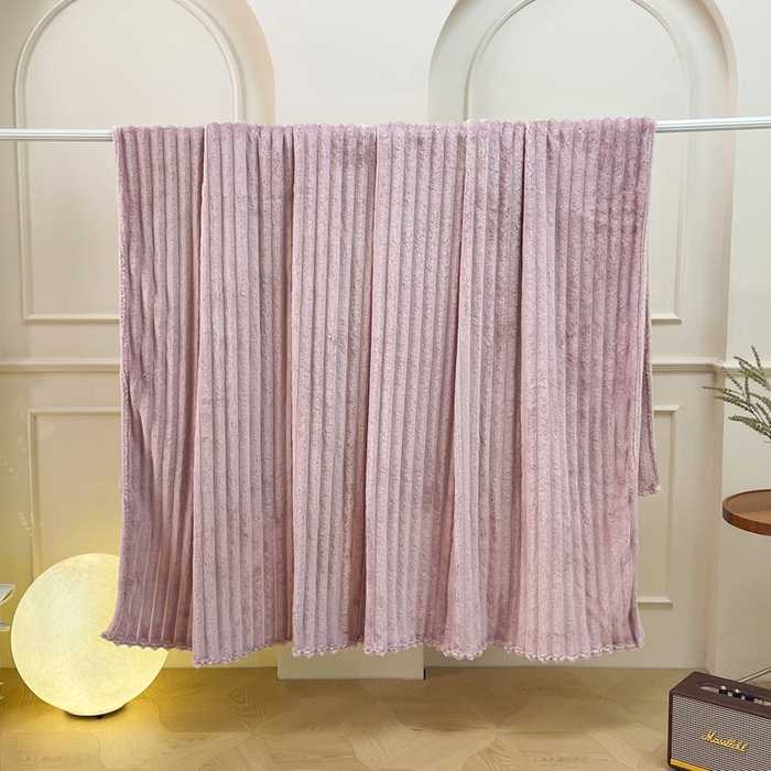 91家纺网 家纺一手货源 找家纺 雅芝蓝 2025新款跨境外贸直播爆品兔毛绒高克重多功能抽条毛毯盖毯午睡毯 淡紫色