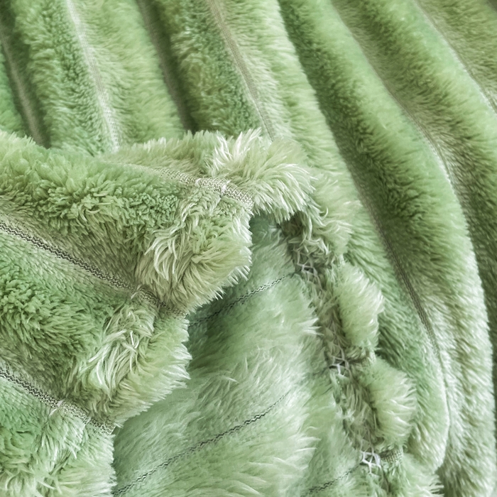 91家纺网 家纺一手货源 找家纺 雅芝蓝 2025新款跨境外贸直播爆品兔毛绒高克重多功能抽条毛毯盖毯午睡毯 果绿