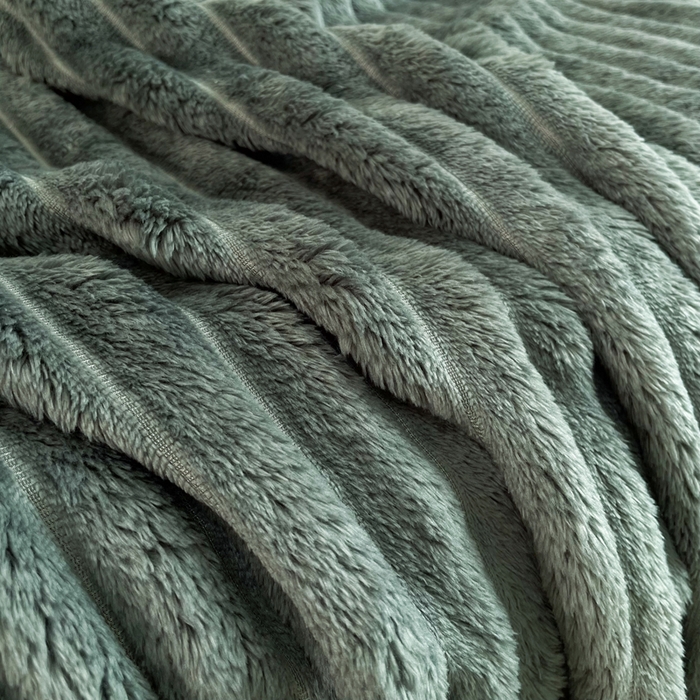 91家纺网 家纺一手货源 找家纺 雅芝蓝 2025新款跨境外贸直播爆品兔毛绒高克重多功能抽条毛毯盖毯午睡毯 深灰