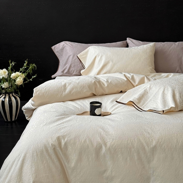 91家纺网 家纺一手货源 找家纺 （总）鹿班家居 2025年新款秋冬云感超柔厚织提花浮雕系列四件套-米亚迪斯（标准会员-20元）