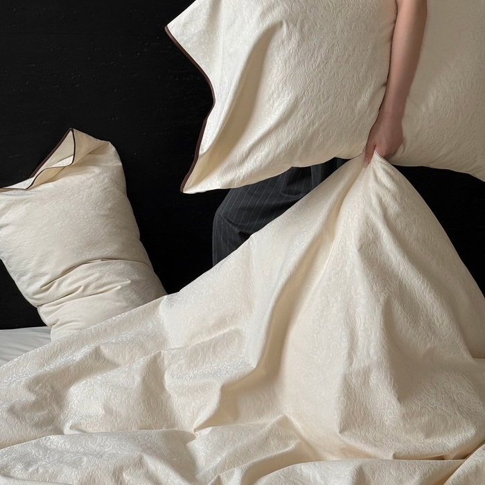 91家纺网 家纺一手货源 找家纺 （总）鹿班家居 2025年新款秋冬云感超柔厚织提花浮雕系列四件套-米亚迪斯（标准会员-20元）