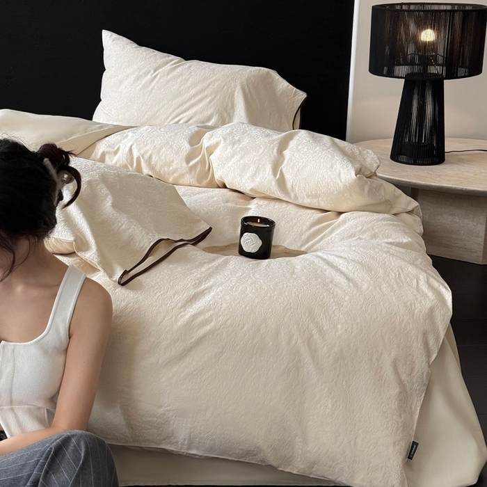 91家纺网 家纺一手货源 找家纺 （总）鹿班家居 2025年新款秋冬云感超柔厚织提花浮雕系列四件套-米亚迪斯（标准会员-20元）