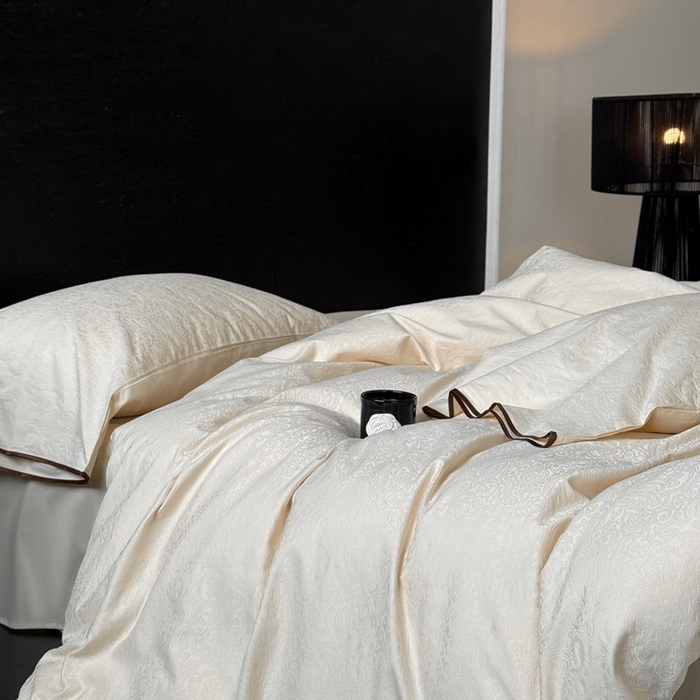 91家纺网 家纺一手货源 找家纺 （总）鹿班家居 2025年新款秋冬云感超柔厚织提花浮雕系列四件套-米亚迪斯（标准会员-20元）