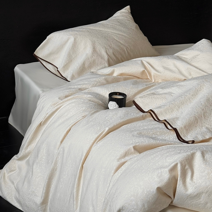 91家纺网 家纺一手货源 找家纺 （总）鹿班家居 2025年新款秋冬云感超柔厚织提花浮雕系列四件套-米亚迪斯（标准会员-20元）