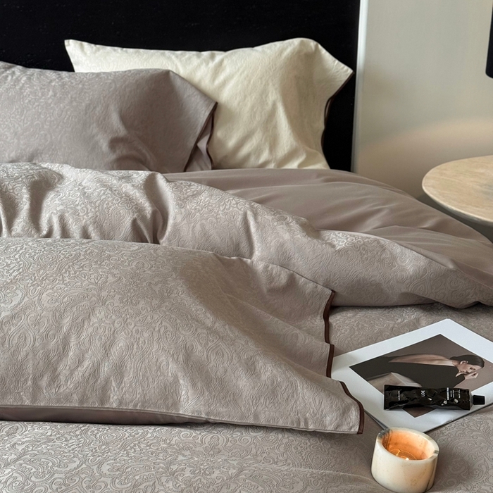 鹿班家居 2025年新款秋冬云感超柔厚织提花浮雕系列四件套-米亚迪斯（标准会员-20元） 咖色