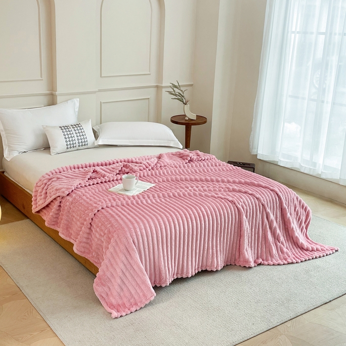 91家纺网 家纺一手货源 找家纺 雅芝蓝 2025新款跨境外贸直播爆品兔毛绒高克重多功能抽条毛毯盖毯午睡毯 粉色