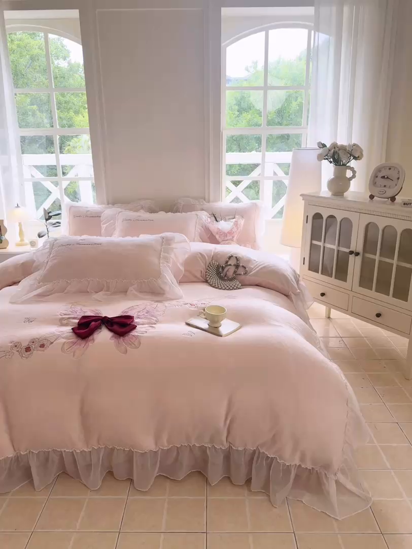 91家纺网 家纺一手货源 找家纺 （总）锦格家纺 2025新款牛奶绒刺绣四件套-瑟兰蝶