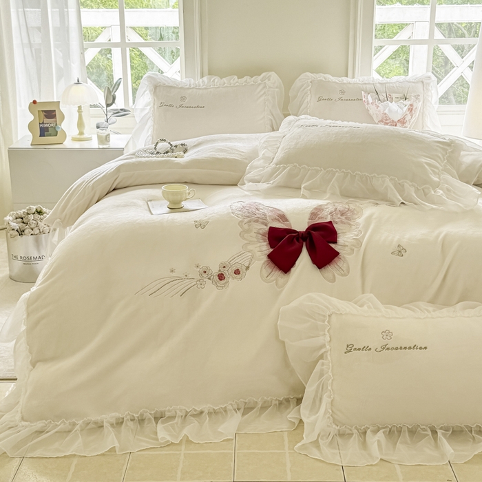 91家纺网 家纺一手货源 找家纺 锦格家纺 2025新款牛奶绒刺绣四件套-瑟兰蝶 瑟兰蝶-奶白