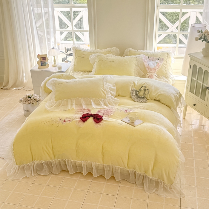 91家纺网 家纺一手货源 找家纺 锦格家纺 2025新款牛奶绒刺绣四件套-瑟兰蝶 瑟兰蝶-黄