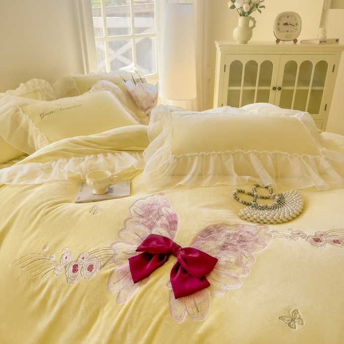 91家纺网 家纺一手货源 找家纺 锦格家纺 2025新款牛奶绒刺绣四件套-瑟兰蝶 瑟兰蝶-黄