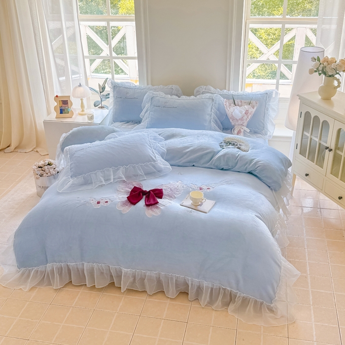 91家纺网 家纺一手货源 找家纺 锦格家纺 2025新款牛奶绒刺绣四件套-瑟兰蝶 瑟兰蝶-天蓝