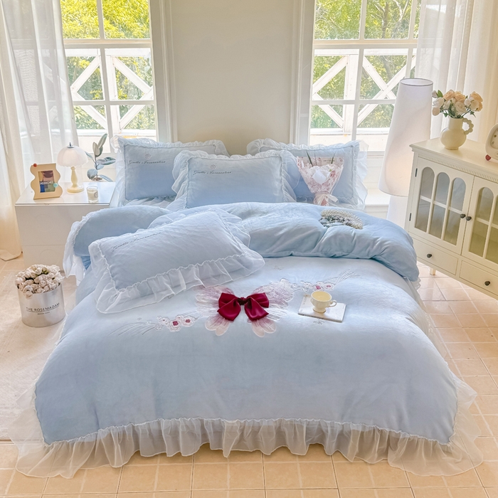 91家纺网 家纺一手货源 找家纺 锦格家纺 2025新款牛奶绒刺绣四件套-瑟兰蝶 瑟兰蝶-天蓝