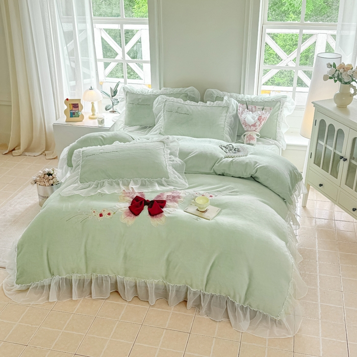 91家纺网 家纺一手货源 找家纺 锦格家纺 2025新款牛奶绒刺绣四件套-瑟兰蝶 瑟兰蝶-水绿