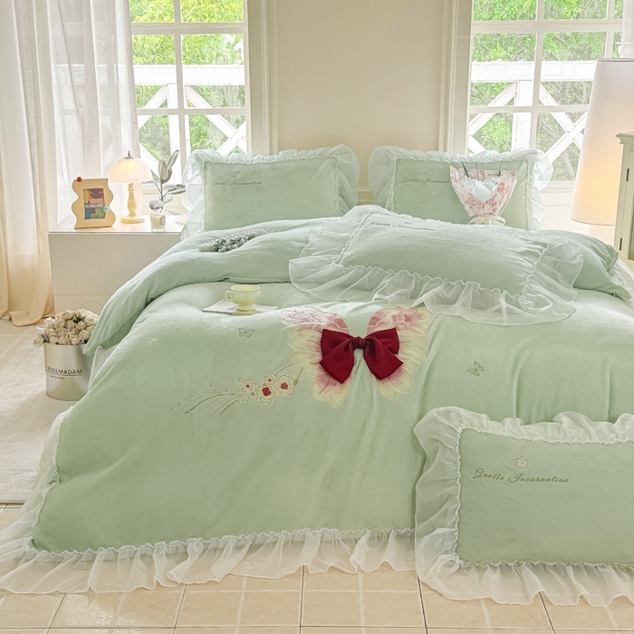 91家纺网 家纺一手货源 找家纺 锦格家纺 2025新款牛奶绒刺绣四件套-瑟兰蝶 瑟兰蝶-水绿