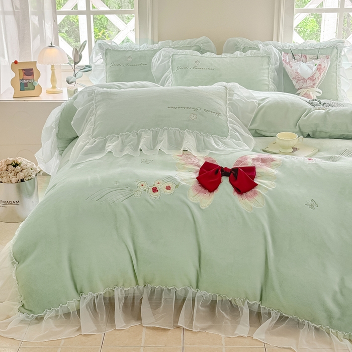 91家纺网 家纺一手货源 找家纺 锦格家纺 2025新款牛奶绒刺绣四件套-瑟兰蝶 瑟兰蝶-水绿