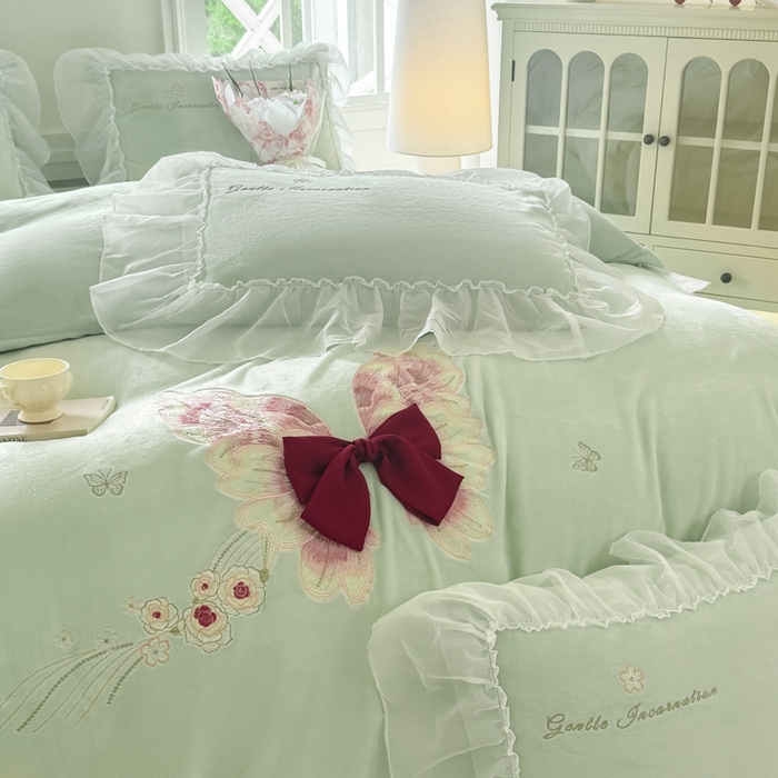 91家纺网 家纺一手货源 找家纺 锦格家纺 2025新款牛奶绒刺绣四件套-瑟兰蝶 瑟兰蝶-水绿