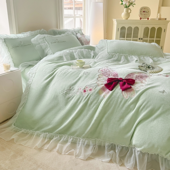 91家纺网 家纺一手货源 找家纺 锦格家纺 2025新款牛奶绒刺绣四件套-瑟兰蝶 瑟兰蝶-水绿