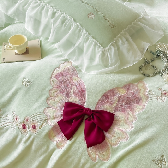 91家纺网 家纺一手货源 找家纺 锦格家纺 2025新款牛奶绒刺绣四件套-瑟兰蝶 瑟兰蝶-水绿