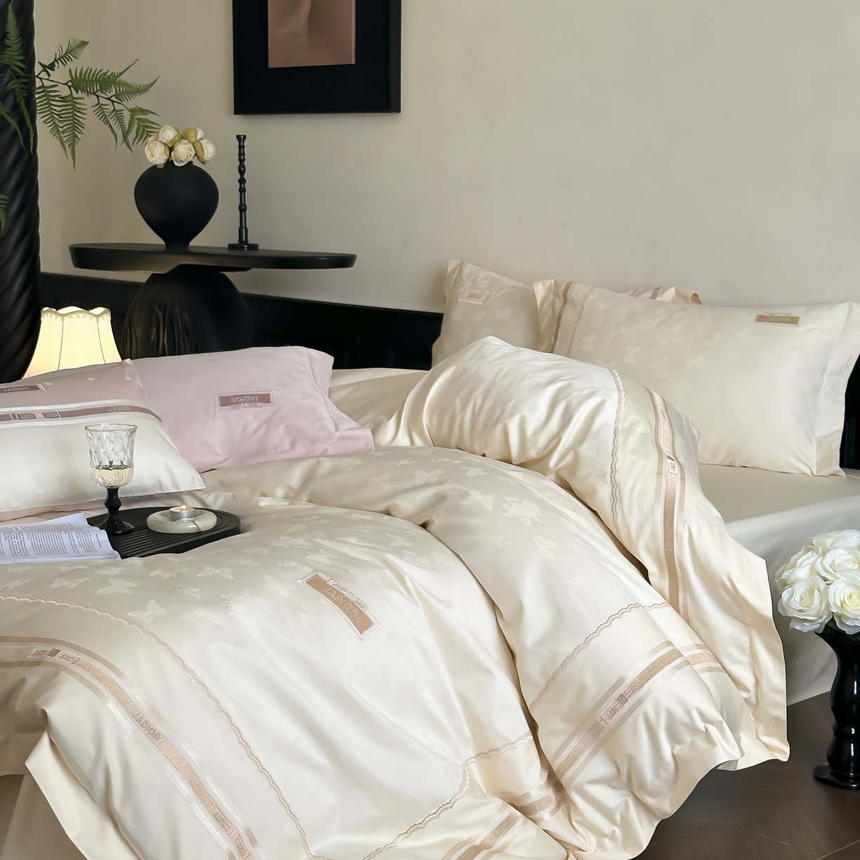 91家纺网 家纺一手货源 找家纺 初拾 2025新款100s全棉小法式提花绣花四件套-舒芙蕾 舒芙蕾（棉）-奶昔白