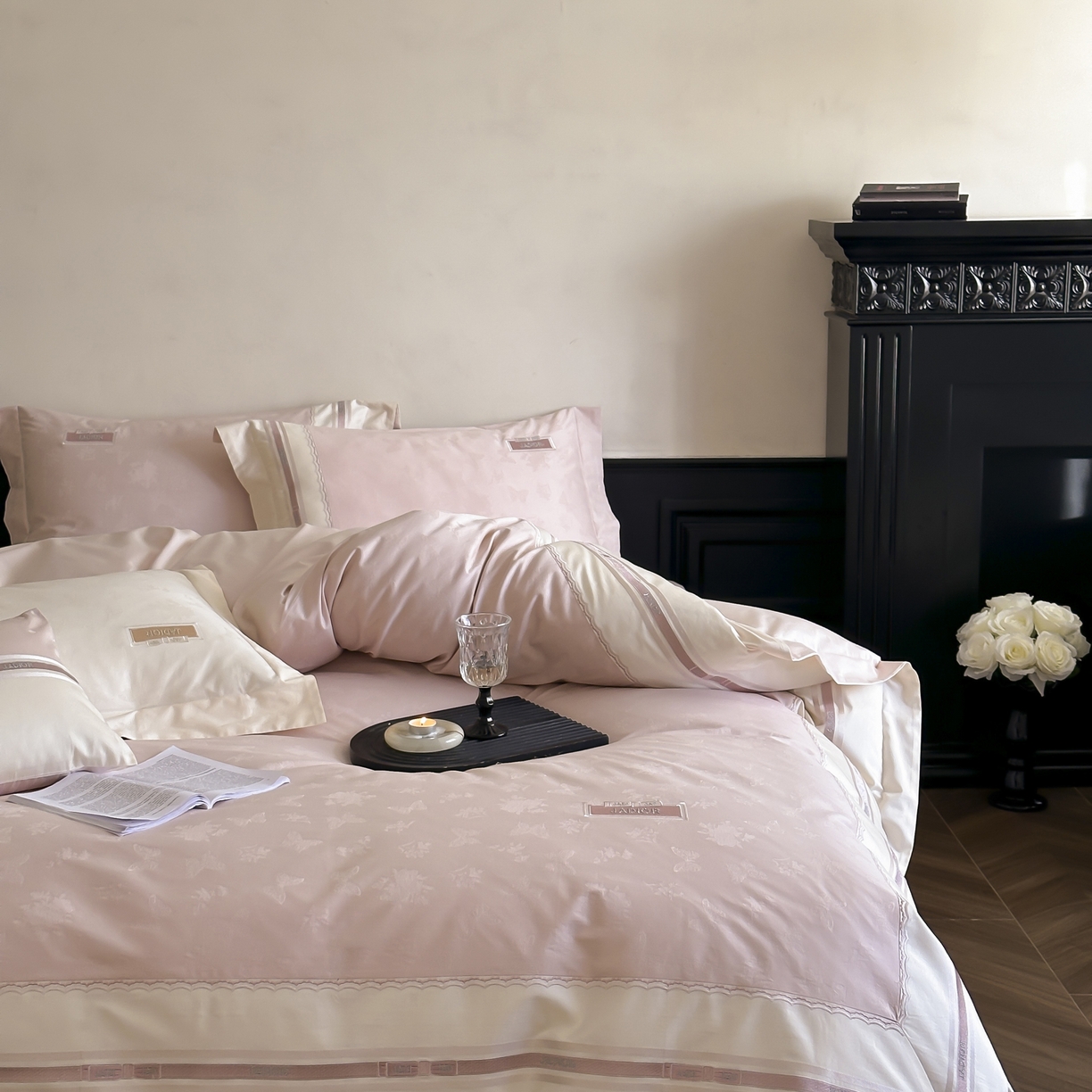 91家纺网 家纺一手货源 找家纺 初拾 2025新款100s全棉小法式提花绣花四件套-舒芙蕾 舒芙蕾（棉）-少女粉