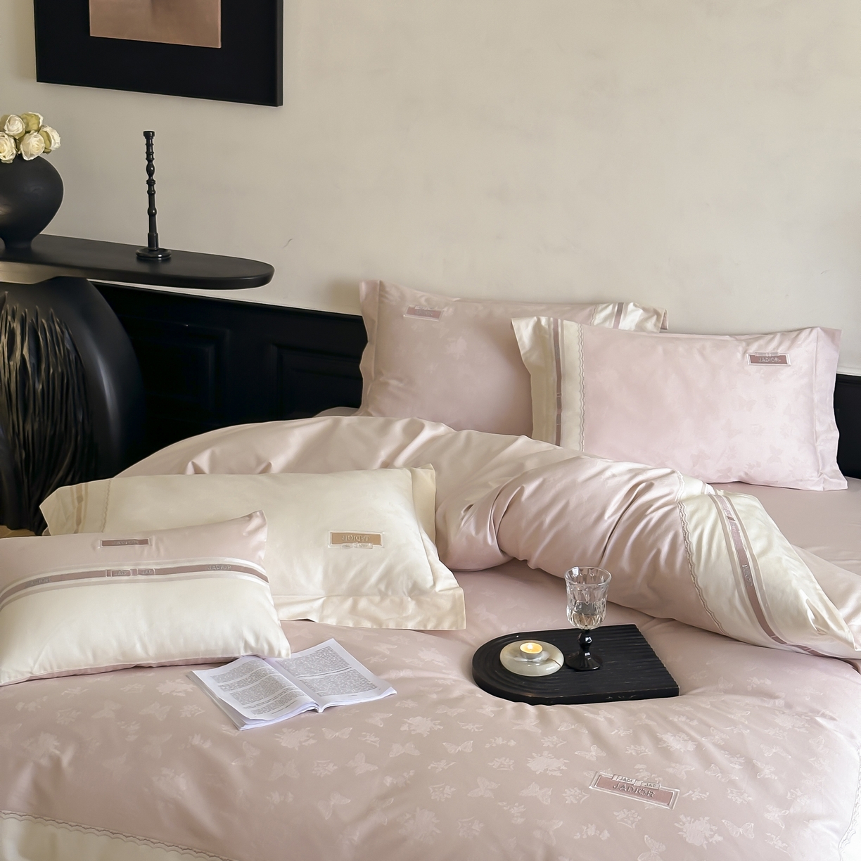 91家纺网 家纺一手货源 找家纺 初拾 2025新款100s全棉小法式提花绣花四件套-舒芙蕾 舒芙蕾（棉）-少女粉