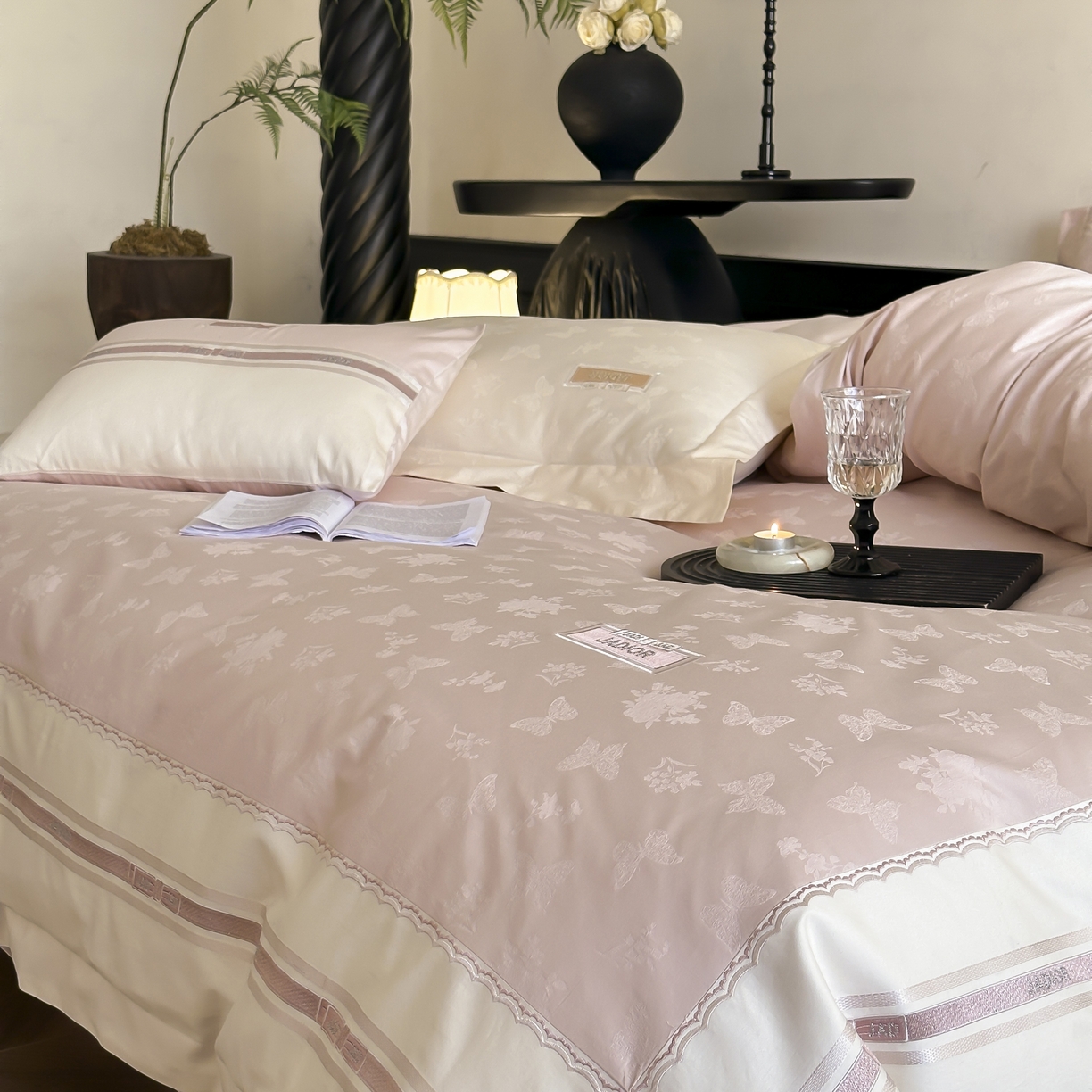 91家纺网 家纺一手货源 找家纺 初拾 2025新款100s全棉小法式提花绣花四件套-舒芙蕾 舒芙蕾（棉）-少女粉