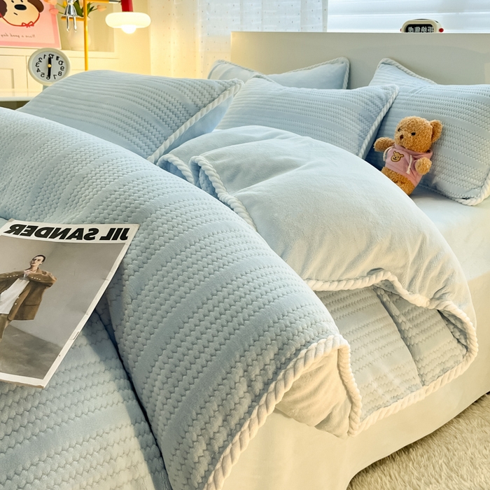 91家纺网 家纺一手货源 找家纺 （总）蓝极人 2025新款成品提花包边牛奶绒四件套