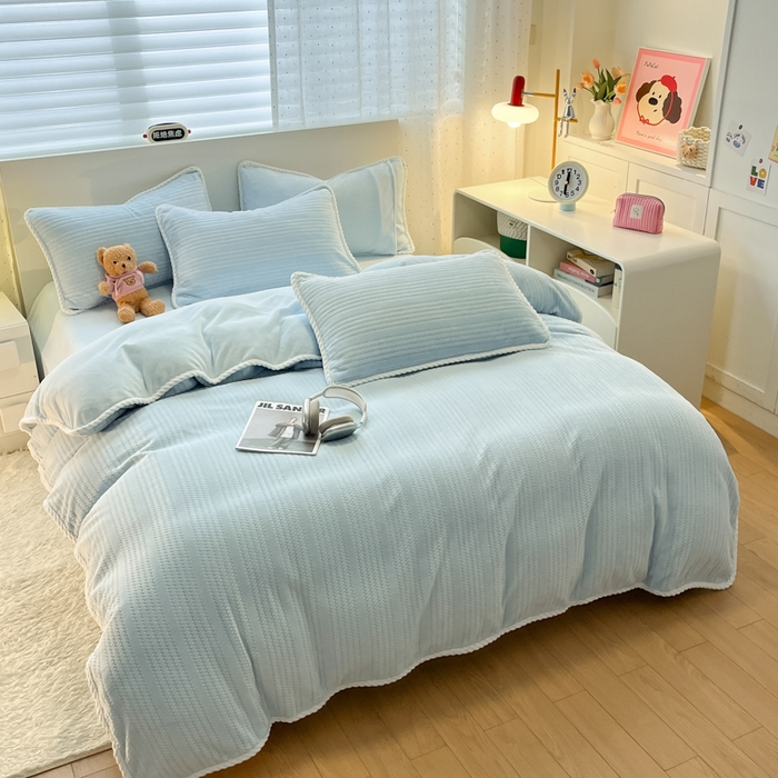 91家纺网 家纺一手货源 找家纺 蓝极人 2025新款成品提花包边牛奶绒四件套 提花-碧落