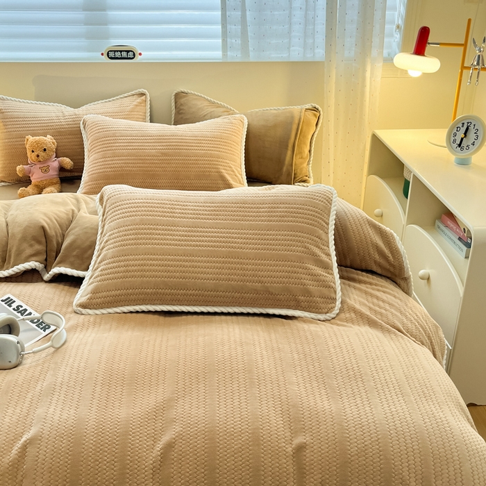 91家纺网 家纺一手货源 找家纺 蓝极人 2025新款成品提花包边牛奶绒四件套 提花-杏咖