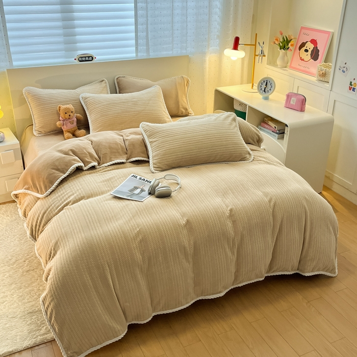 91家纺网 家纺一手货源 找家纺 蓝极人 2025新款成品提花包边牛奶绒四件套 提花-杏驼