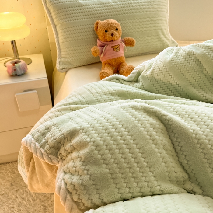 91家纺网 家纺一手货源 找家纺 蓝极人 2025新款成品提花包边牛奶绒四件套 提花-芽绿