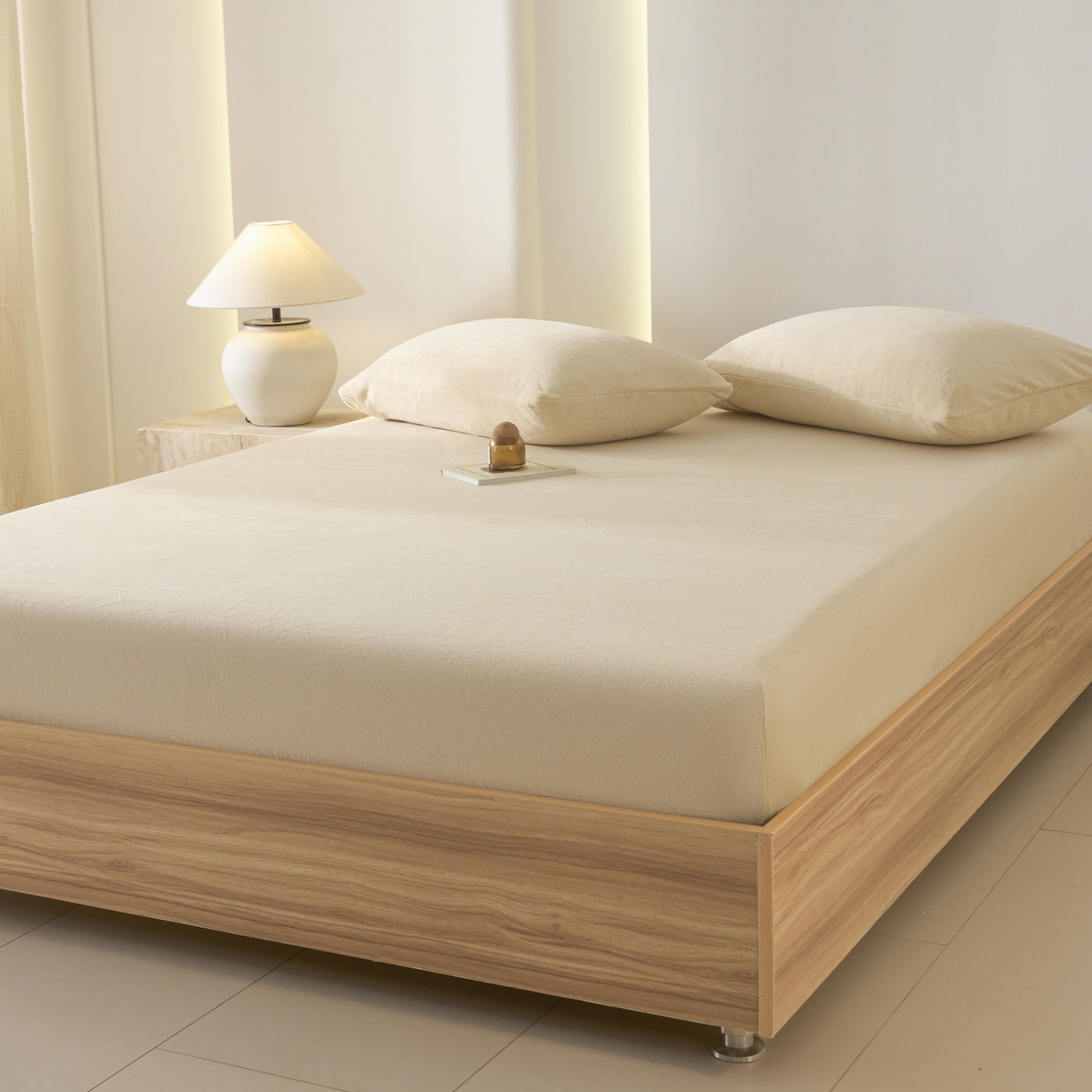 91家纺网 家纺一手货源 找家纺 蓝极人 2025新款200克高克重简约纯色牛奶绒床笠 米杏-cl