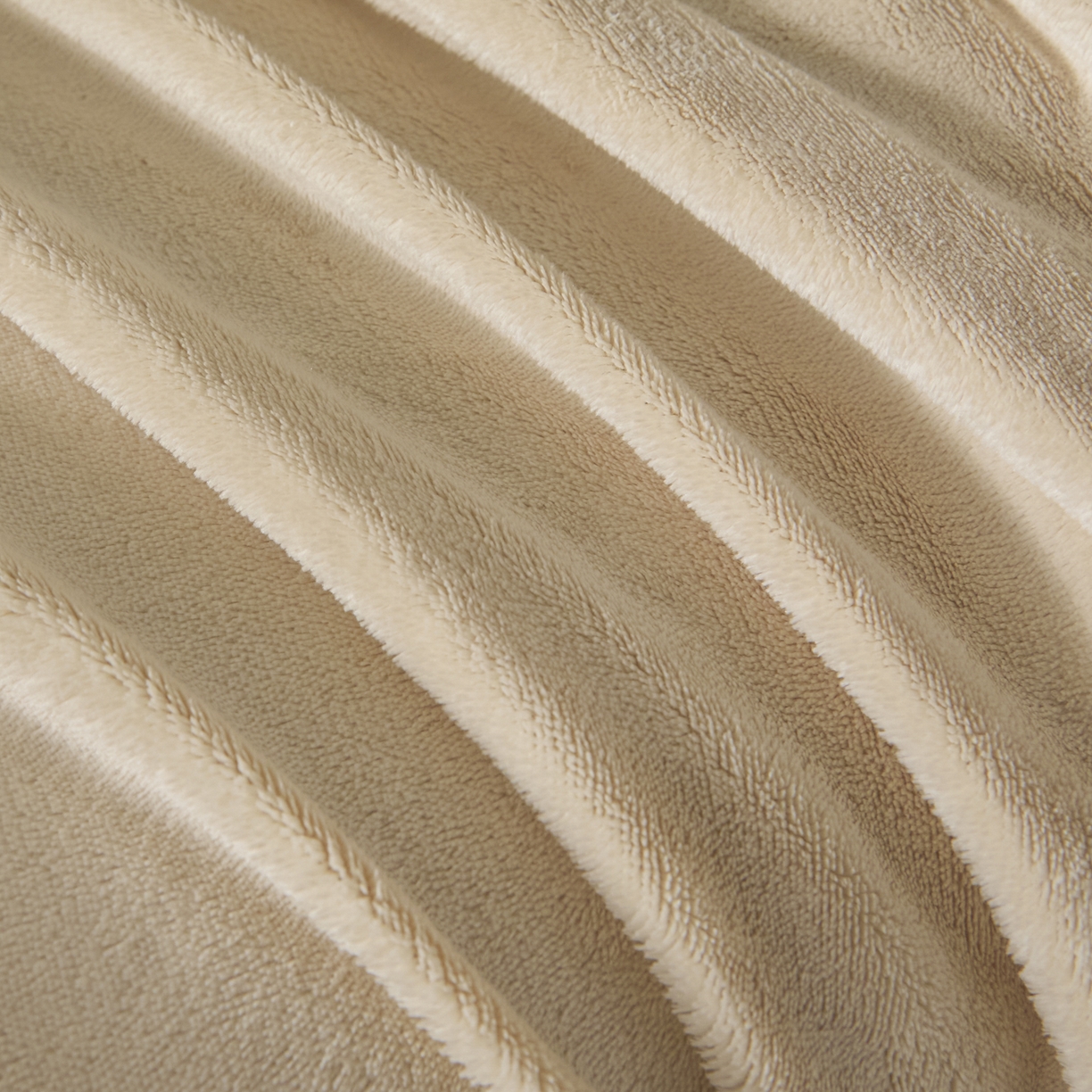 91家纺网 家纺一手货源 找家纺 蓝极人 2025新款200克高克重简约纯色牛奶绒床笠 米杏-cl