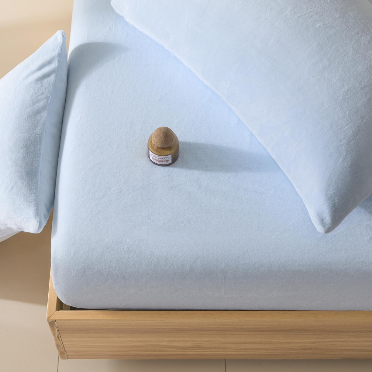 91家纺网 家纺一手货源 找家纺 蓝极人 2025新款200克高克重简约纯色牛奶绒床笠 奶蓝-cl