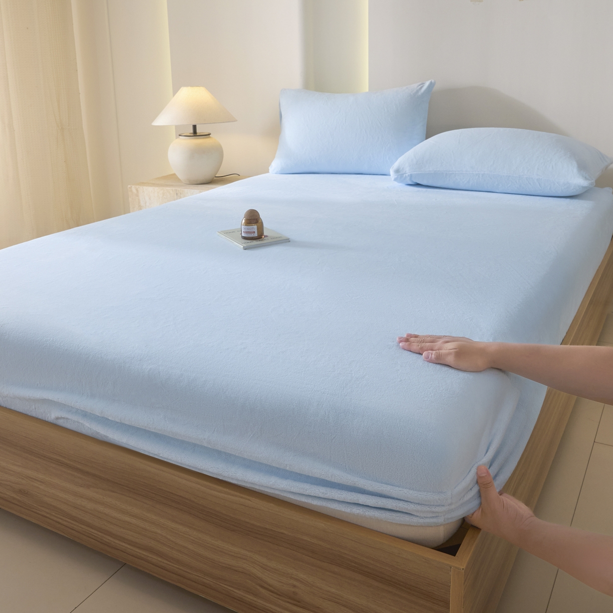 91家纺网 家纺一手货源 找家纺 蓝极人 2025新款200克高克重简约纯色牛奶绒床笠 奶蓝-cl