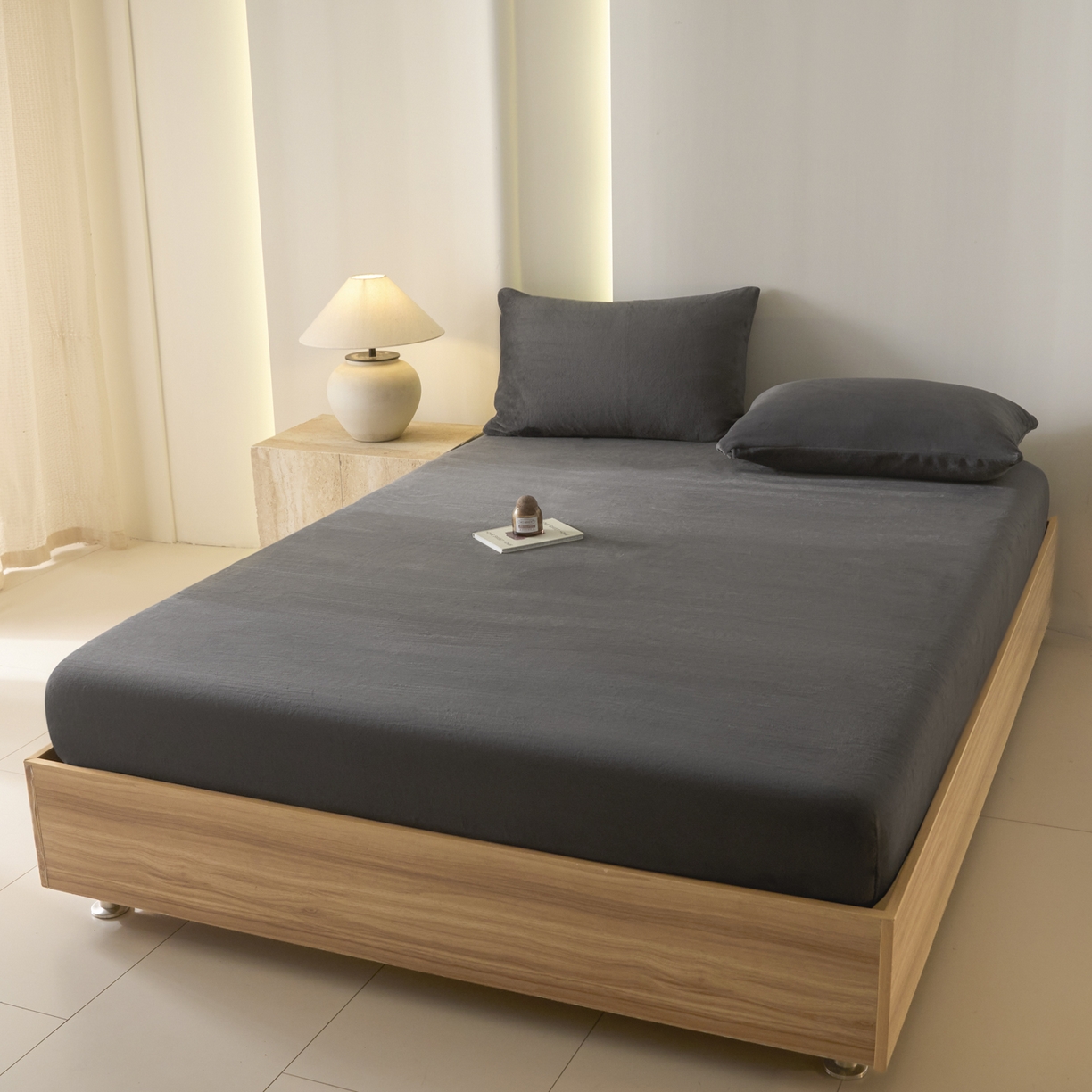 91家纺网 家纺一手货源 找家纺 蓝极人 2025新款200克高克重简约纯色牛奶绒床笠 深灰-cl