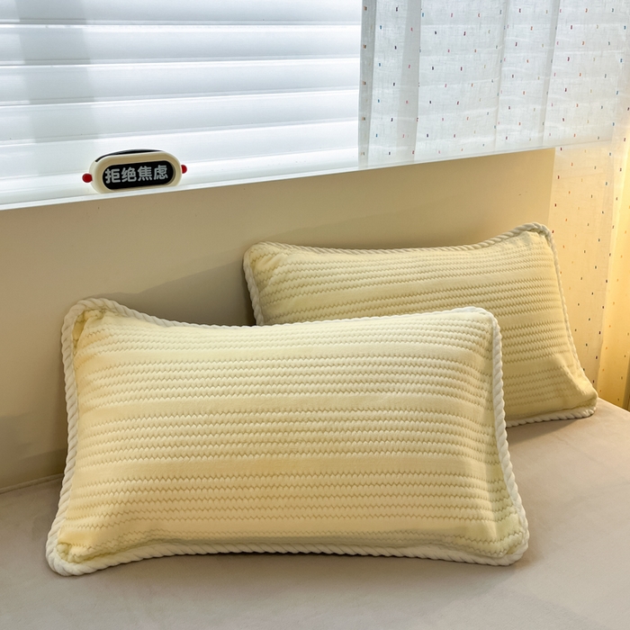 91家纺网 家纺一手货源 找家纺 酱子 2025新款成品提花包边牛奶绒四件套 提花-黄灰