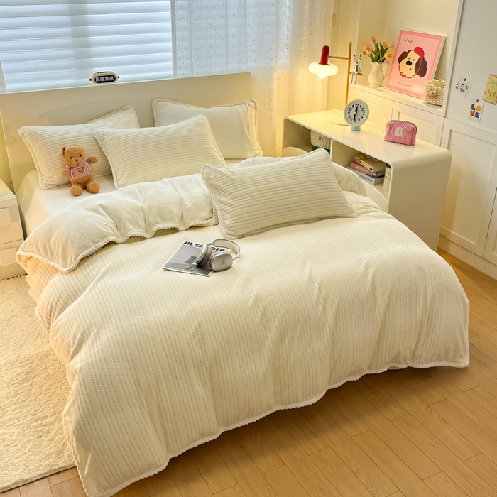 91家纺网 家纺一手货源 找家纺 酱子 2025新款成品提花包边牛奶绒四件套 提花-奶白