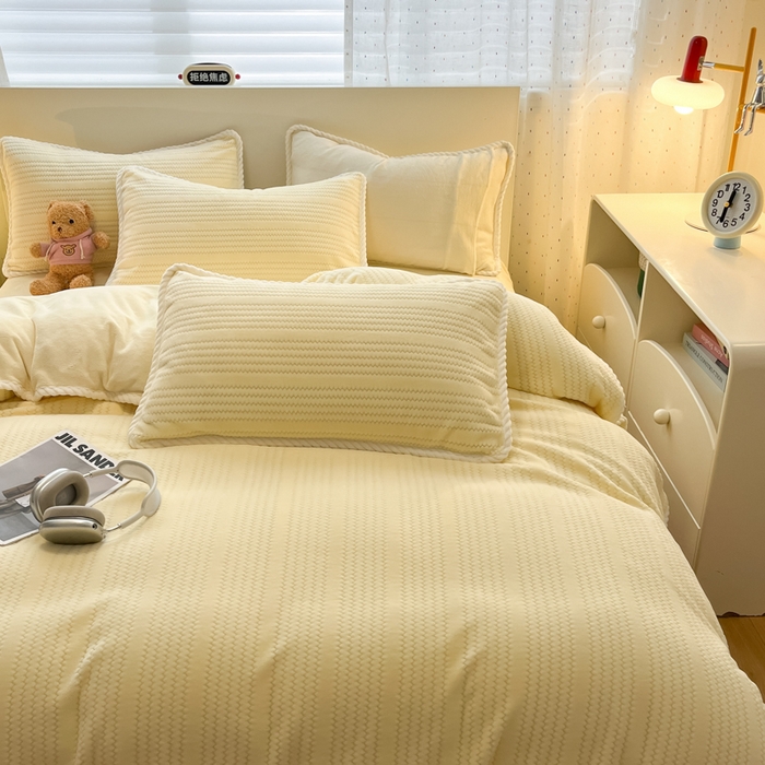 91家纺网 家纺一手货源 找家纺 酱子 2025新款成品提花包边牛奶绒四件套 提花-奶黄