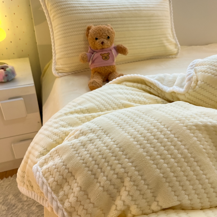 91家纺网 家纺一手货源 找家纺 酱子 2025新款成品提花包边牛奶绒四件套 提花-奶黄