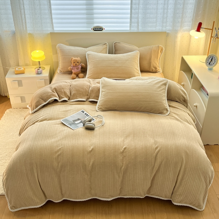 91家纺网 家纺一手货源 找家纺 酱子 2025新款成品提花包边牛奶绒四件套 提花-杏驼