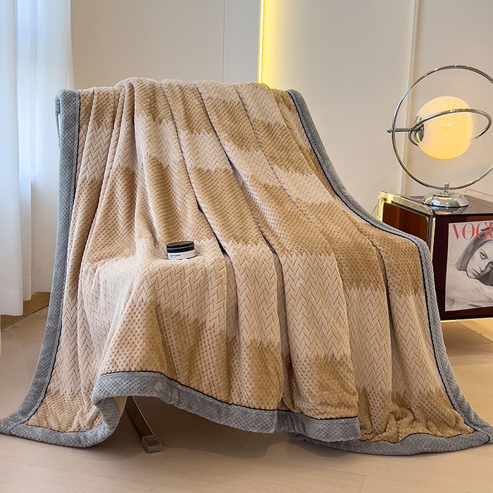 91家纺网 家纺一手货源 找家纺 世纪绒品 2025新款A类撸猫色织牛奶绒多功能毛毯 艾森-咖