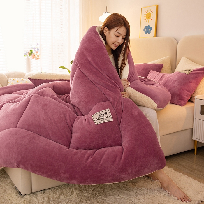 91家纺网 家纺一手货源 找家纺 畅销被业 2025新款纯色加厚保暖雪花绒冬被春秋被被子被芯（跨境） 豆沙