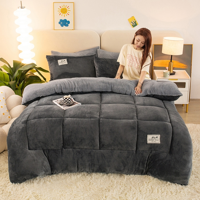 91家纺网 家纺一手货源 找家纺 畅销被业 2025新款纯色加厚保暖雪花绒冬被春秋被被子被芯（跨境） 深灰