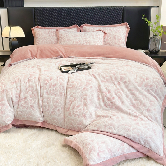 91家纺网 家纺一手货源 找家纺 梦精灵家纺 2025新款高克重加厚雕花牛奶绒四件套 锦芙