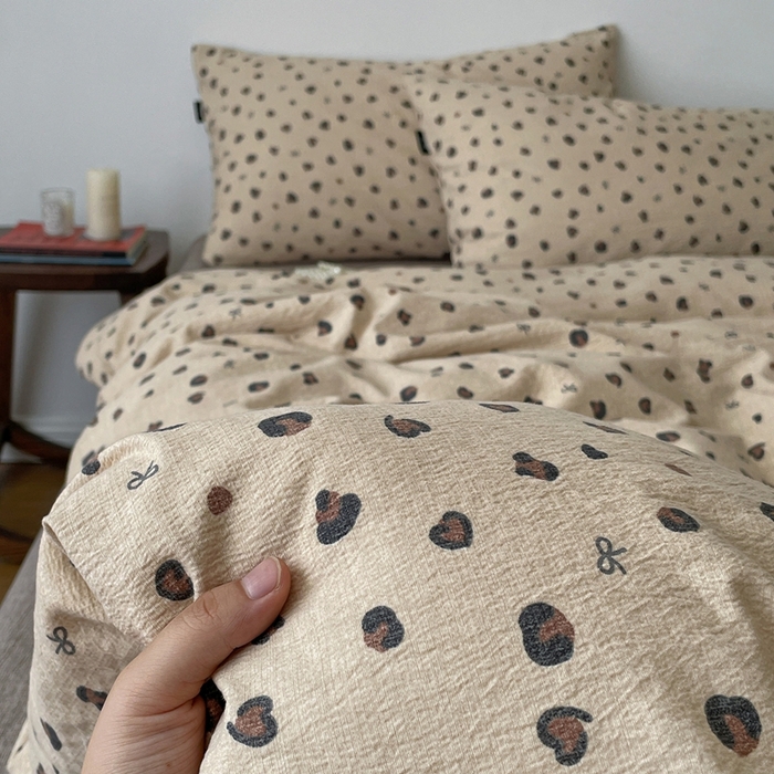 91家纺网 家纺一手货源 找家纺 一比一家纺 2025秋冬新款高克重棉麻原麻复古诧季风原麻四件套-简单款 复古豹