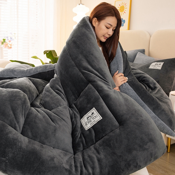 91家纺网 家纺一手货源 找家纺 畅销被业 2025新款纯色加厚保暖雪花绒冬被春秋被被子被芯（跨境） 深灰