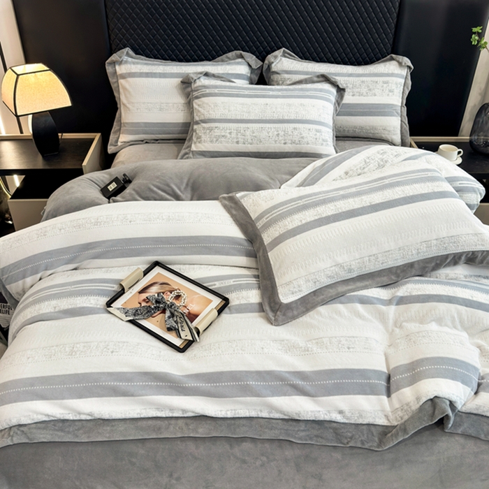 91家纺网 家纺一手货源 找家纺 梦精灵家纺 2025新款高克重加厚雕花牛奶绒四件套 赫纹