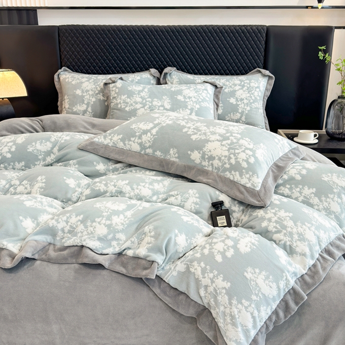 91家纺网 家纺一手货源 找家纺 梦精灵家纺 2025新款高克重加厚雕花牛奶绒四件套 暖意