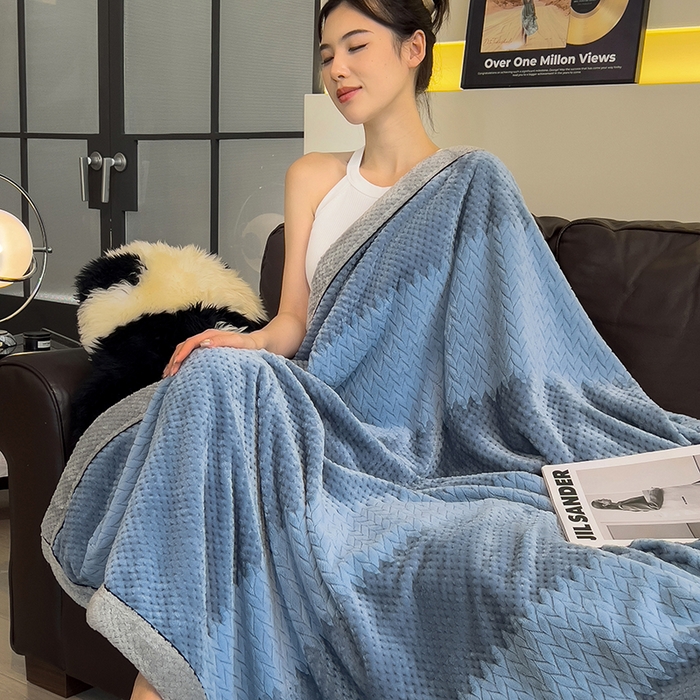 91家纺网 家纺一手货源 找家纺 世纪绒品 2025新款A类撸猫色织牛奶绒多功能毛毯 艾森-兰